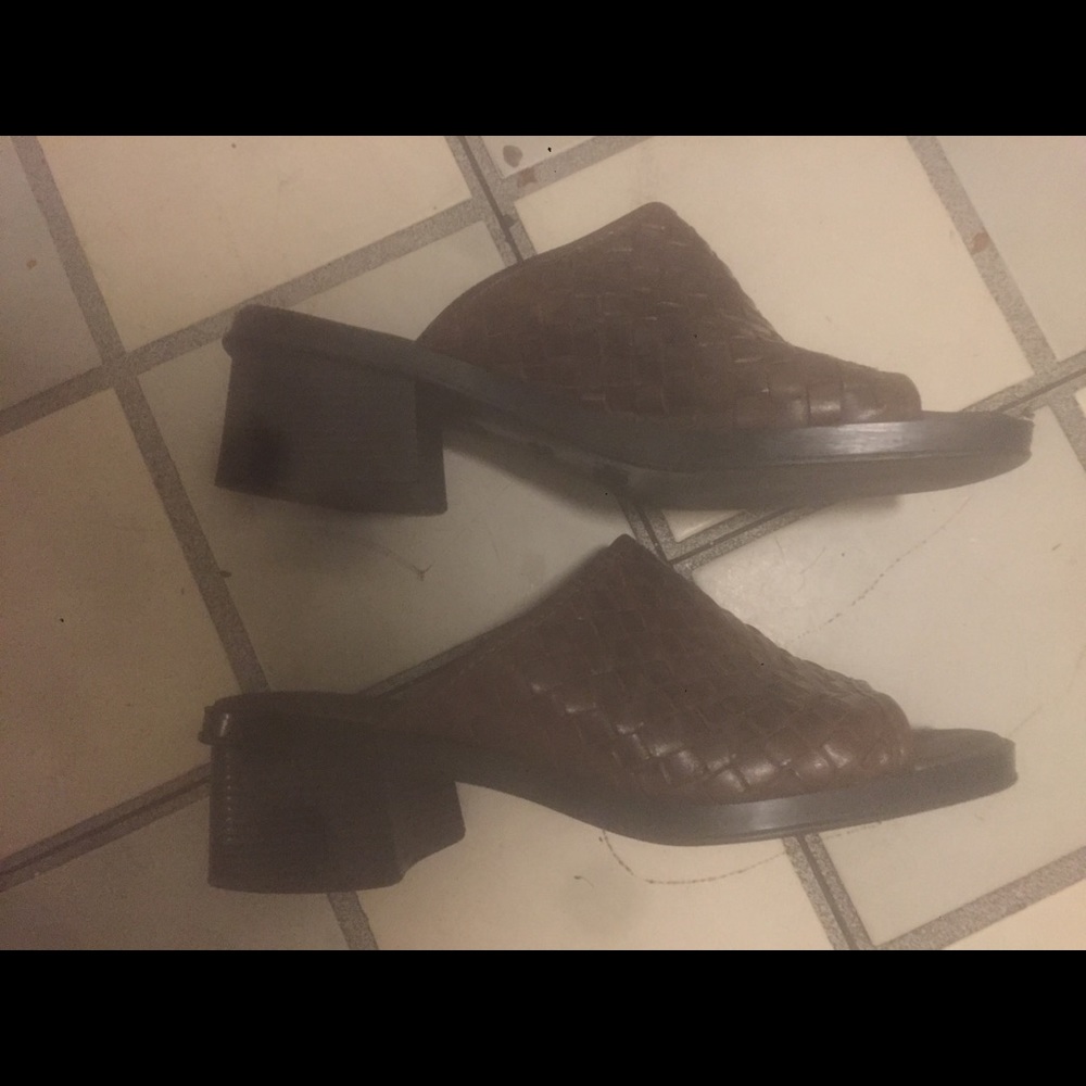 Slip on with heel brown sz7